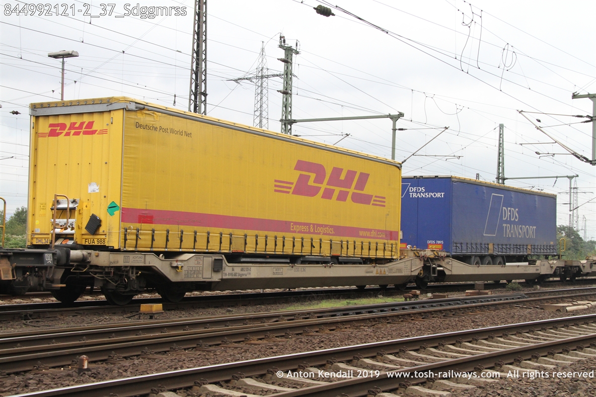 844992121-2_37_Sdggmrss.JPG